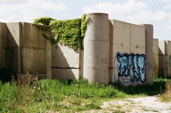 Contax N1 + Carl Zeiss Vario Sonnar T 24-85mm f3,5-4,5 - 6