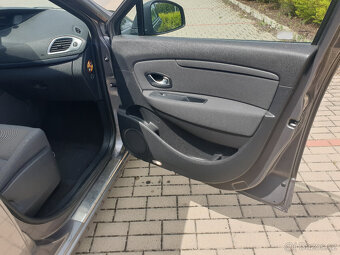 Renault Grand Scénic, Renault Grand Scenic r.2011 - 6