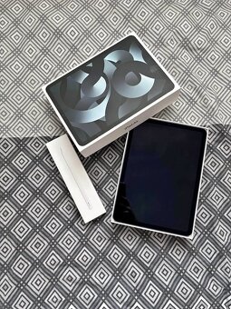 Apple iPad Air 5 (2022) 64GB Wi-Fi - 6