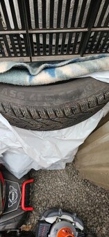 Prodám 4ks Zimních pneumatik Michelin Kormoran 205/55 R17 - 6