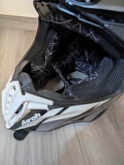 Helma Airoh Twist Great - 6