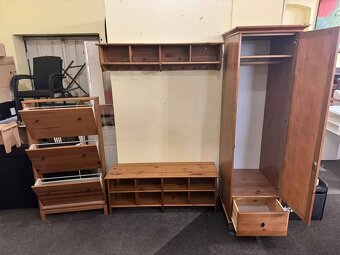 Pěkná Předsíňová sestava Ikea Leskvik skříň, botník , lavičk - 6