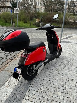 Elektrický skútr Super soco CUX - 6