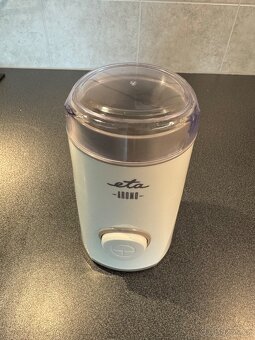 Pákový kávovar DeLonghi s mlýnkem na kávu - 6
