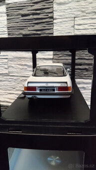 Predam model Mercedes Benz 500 SLC AMG v mierke 1:18 - 6