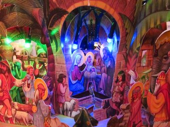 Vánoční stromek + 7 ramenný elektrický svícen... - 6