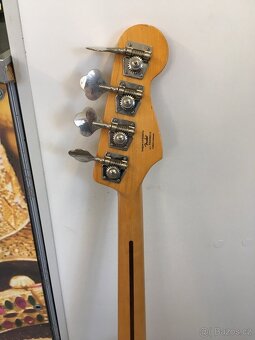 Fender Squier 70S - 6