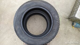 GOOD YEAR 215/60R16 ULTRA GRIP - ZIMNI - 6