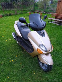 Motocykl Yamaha 125 - 6