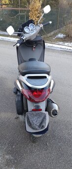 Piaggio Beverly 200 - 6