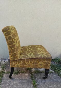 Divan, křeslo a stolek - 6