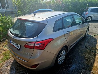 HYUNDAI I30 COMBI 1.6 CRDI 2016 81 kW TRIKOLOR WEEKEND - 6