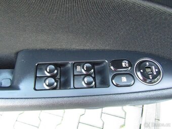 Hyundai I30 1.6 CRDi , 66 kW nafta, 2010 - 6