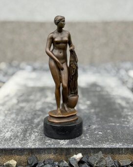 Bronzová socha Afrodita bohyně krásy antická dekorace dárek - 6