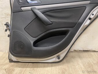 ŠKODA OCTAVIA 2 2004-2013 - PRAVÉ ZADNÍ DVEŘE KOMPLETNÍ 9102 - 6
