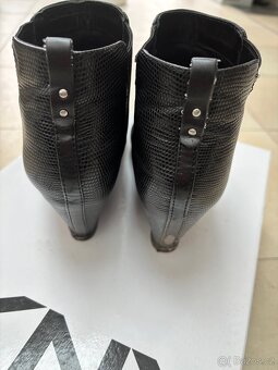 Dámské kotníčkové boty, DKNY vel.37,5, kožené - 6