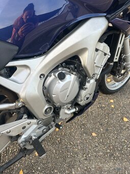 Yamaha Fazer 600 - 6