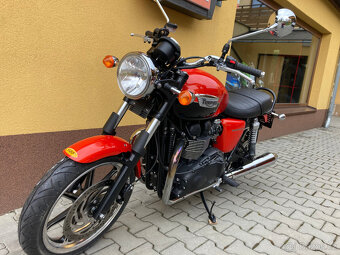 Triumph Bonneville 900 - 6