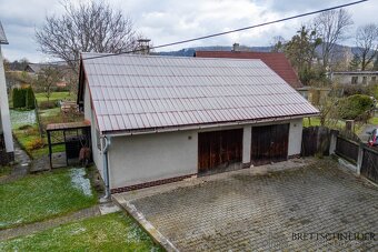 Prodej prostorného rodinného domu v Ženklavě – zahrada, gará - 6