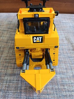 Bruder velký buldozer Cat - 6