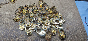 Svorka na autobaterii - 6