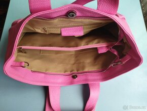 Kožená kabelka růžová, do ruky i na rameno - 6