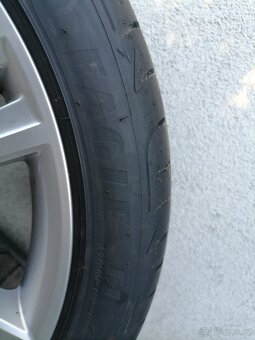 Prodám sadu letních kol R18 5x100 originál škoda Scala - 6