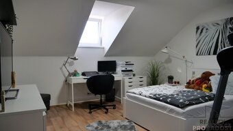 Prodej rodinného domu 5+kk  s garáží, bazénem a zimní zahrad - 6