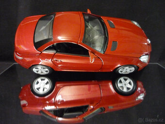 Mercedes Benz SLK Maisto 1/18 - 6