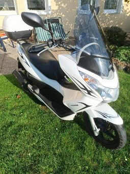 Prodám skútr Honda 125 PCX - 6