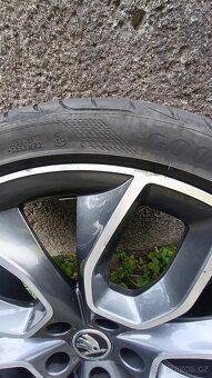 Originální 19" kola Škoda Octavia IV Manaslu + letní pneu - 6
