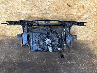 CHLADIČOVÁ STĚNA BMW E90 / 91 318i - 6