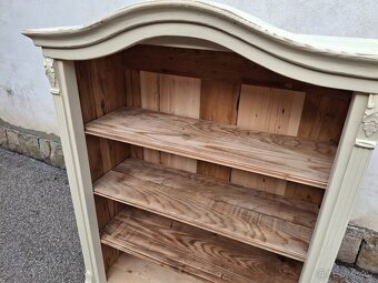 Hezká starožitná knihovna po renovaci - 6