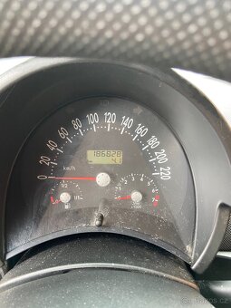 Volkswagen New Beetle - 6
