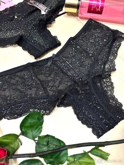 NOVÉ Victoria´ s Secret set 2x spodní prádlo M - 6