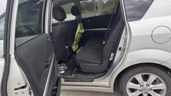 Toyota Corolla Verso 2.2 diesel - 6