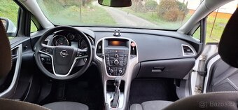 Opel Astra J Sports tourer - 6