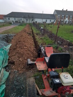 Minibagr, hydraulická svahovka - 6