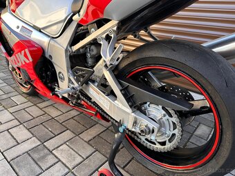 Suzuki GSX-R 750 - 6