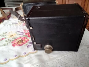 Starý, historický fotoaparát AGFA-BOX s kož.brašnou - 6