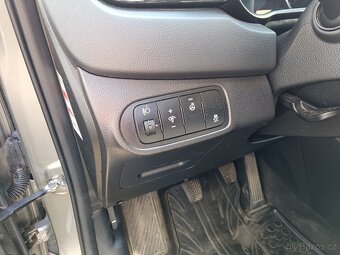 Kia Carens - 6