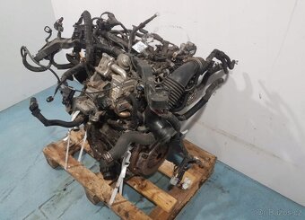 TOYOTA YARIS II 1.4D MOTOR 1. KOMPLETNÍ - 6