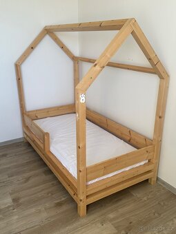 Domečková postel z masivu pro děti - 6