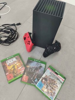 Xbox Series X s hrami a ovladači - 6