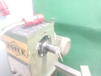 SOUSTRUH NA DŘEVO  ROJEK - 6