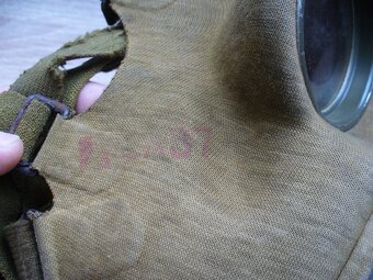 CSR-PRVNI REPUBLIKA ORIGINAL-VOJENSKA PLYNOVA MASKA. - 6