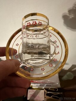 Skleněné hrníčky s podšálky, hranované. - 6