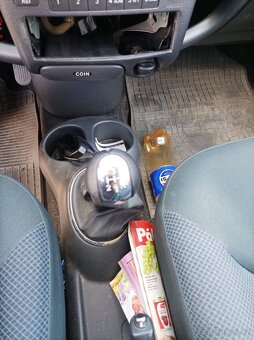 Toyota Yaris 1.0 vvti, 50kw - 6