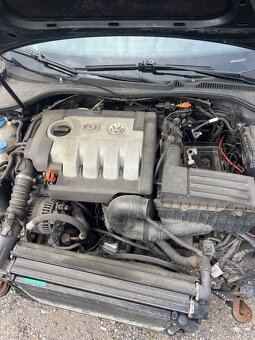 VW GOLF 1.9 tdi 77kw 4x4 - 6