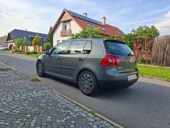 Volkswagen Golf V 1.4i Nová STK - 6